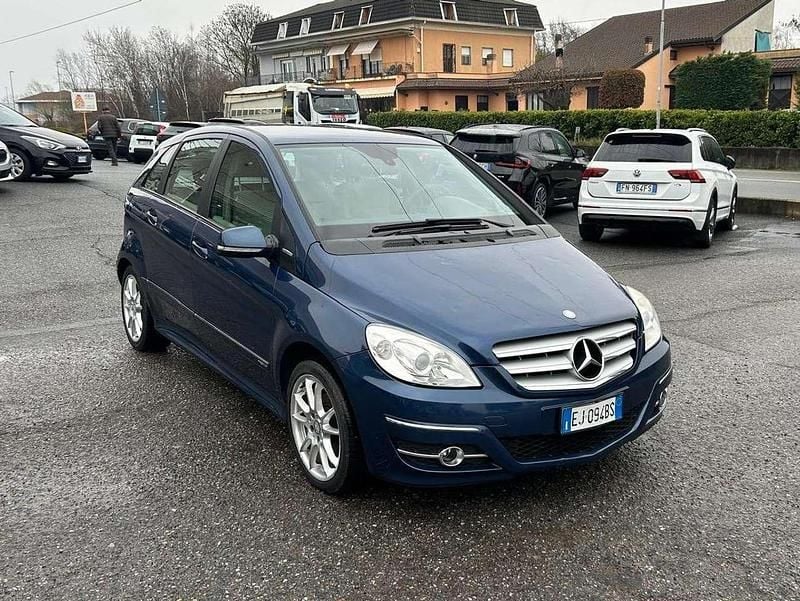 Usata Mercedes B180 Executive 116 CV (85 kW) 2011 Blu/azzurro Monovolume