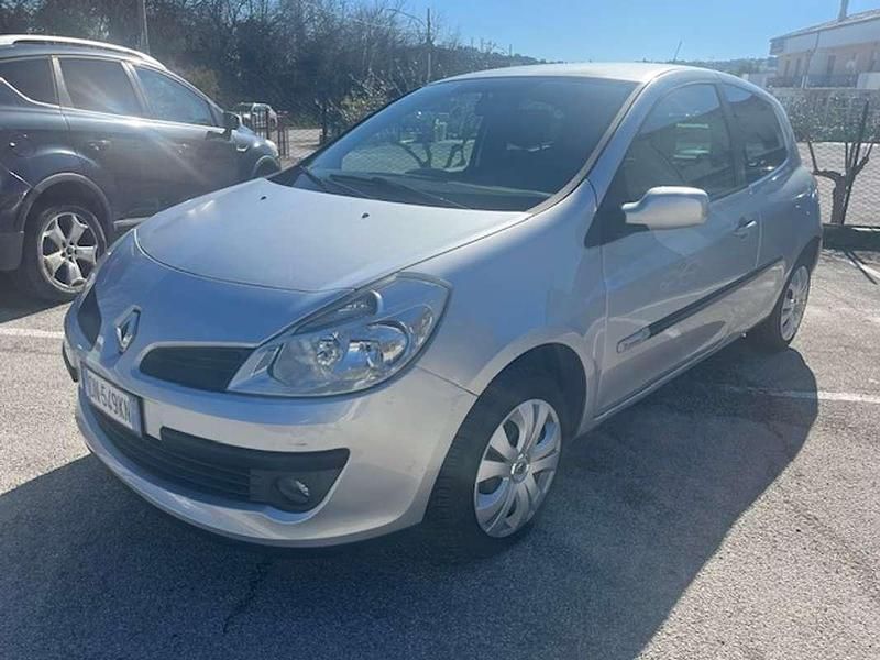 Usata Renault Clio III Rip Curl 75 CV (55 kW) 2008 Argento Berlina
