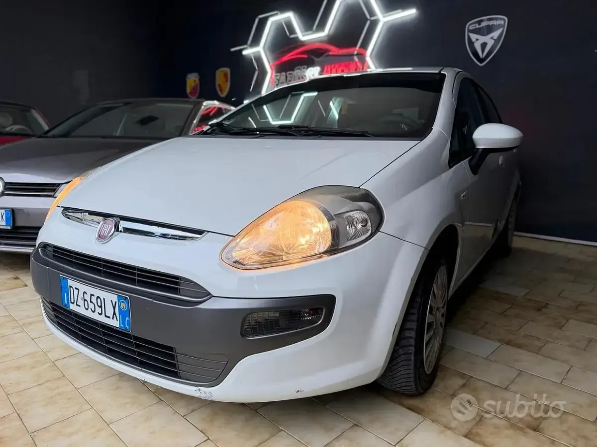 Usata Fiat Punto Evo Dynamic 65 CV (47 kW) 2009 Bianco Utilitaria