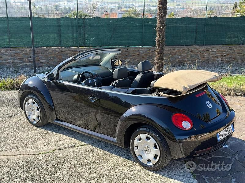 Usata VW New Beetle 2009 Nero Utilitaria