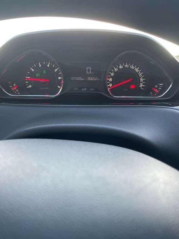 Usata Peugeot 208 Allure 82 CV (60 kW) 2014 Nero Utilitaria