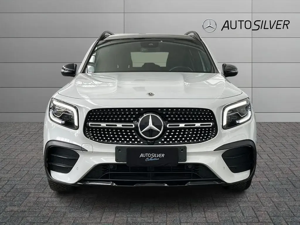 Usata Mercedes GLB200 Premium 150 CV (110 kW) 2022 Bianco / pastello SUV