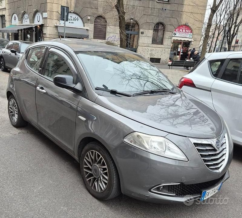 Usata Lancia Ypsilon Platinum 69 CV (50 kW) 2011 Grigio Utilitaria