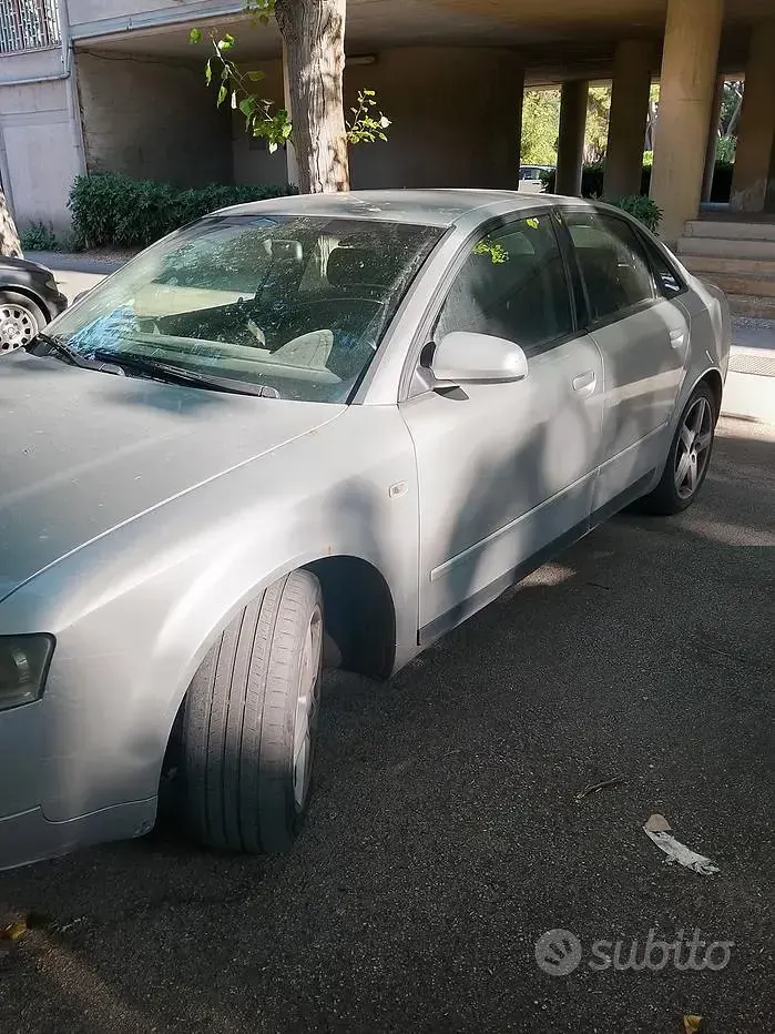 Usata Audi A4 130 CV (95 kW) 2001 Grigio Berlina
