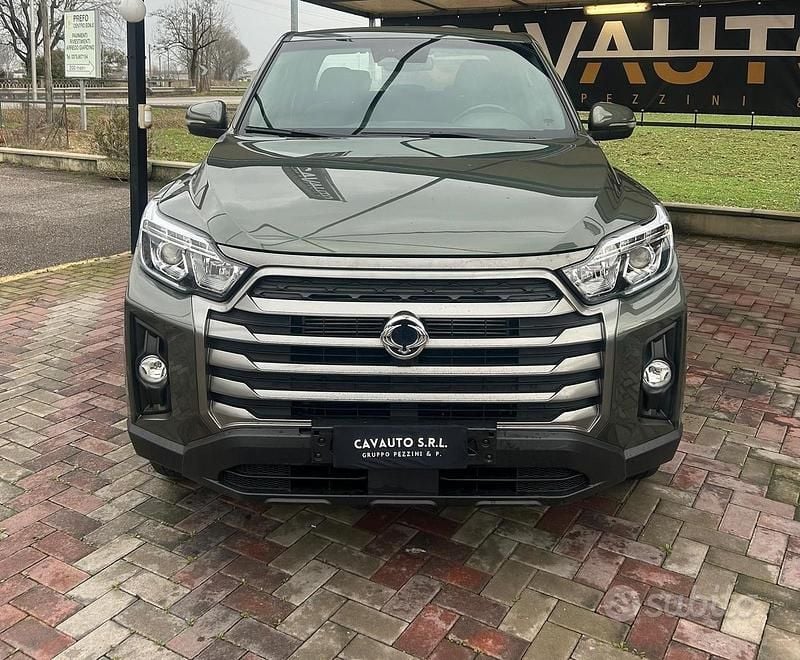Usata Ssangyong (KGM) Rexton 199 CV (146 kW) 2022 Verde SUV