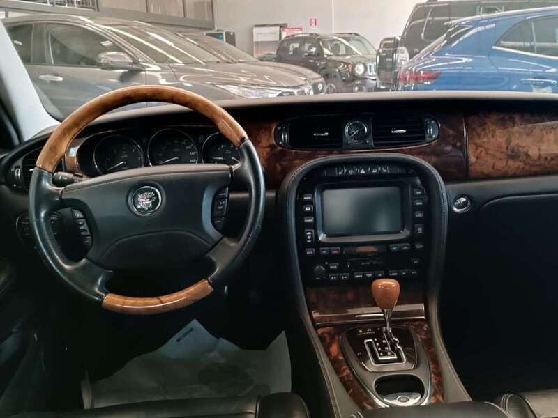 Usata Jaguar XJ Sovereign 207 CV (152 kW) 2006 Nero Berlina