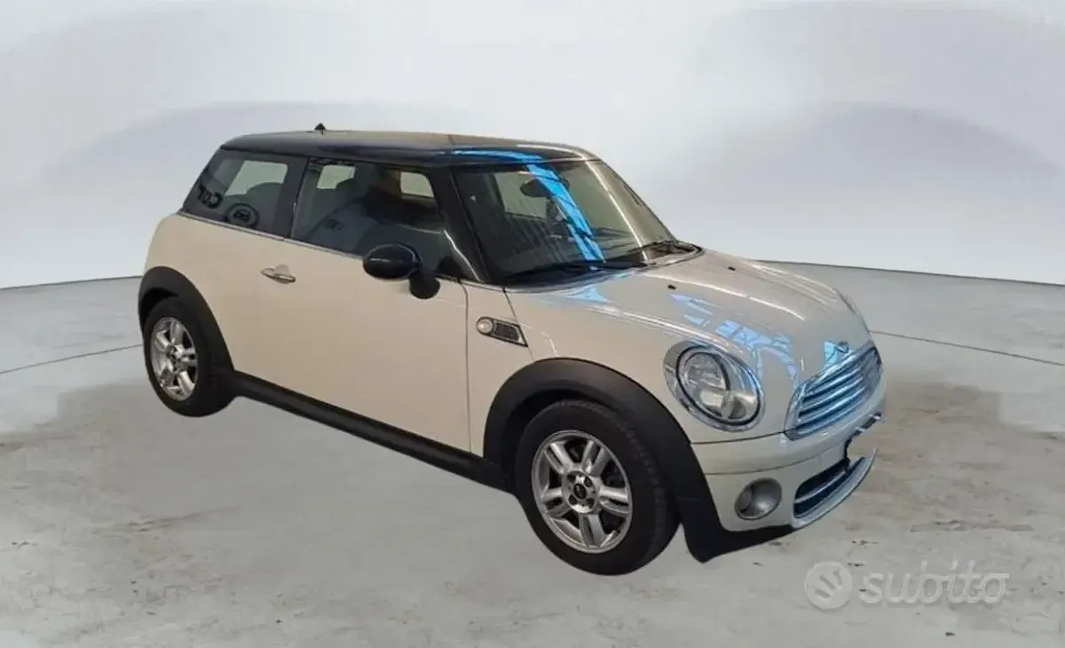 Usata Mini Cooper D 112 CV (82 kW) 2011 Bianco Utilitaria