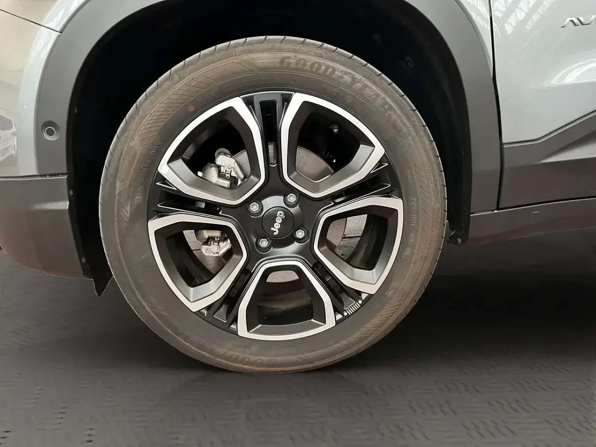 Usata Jeep Avenger EV Summit 114 kW (156 CV) 2025 Grigio SUV
