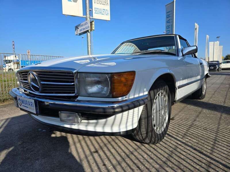 Usata Mercedes 560 230 CV (169 kW) 1983 Bianco Cabrio