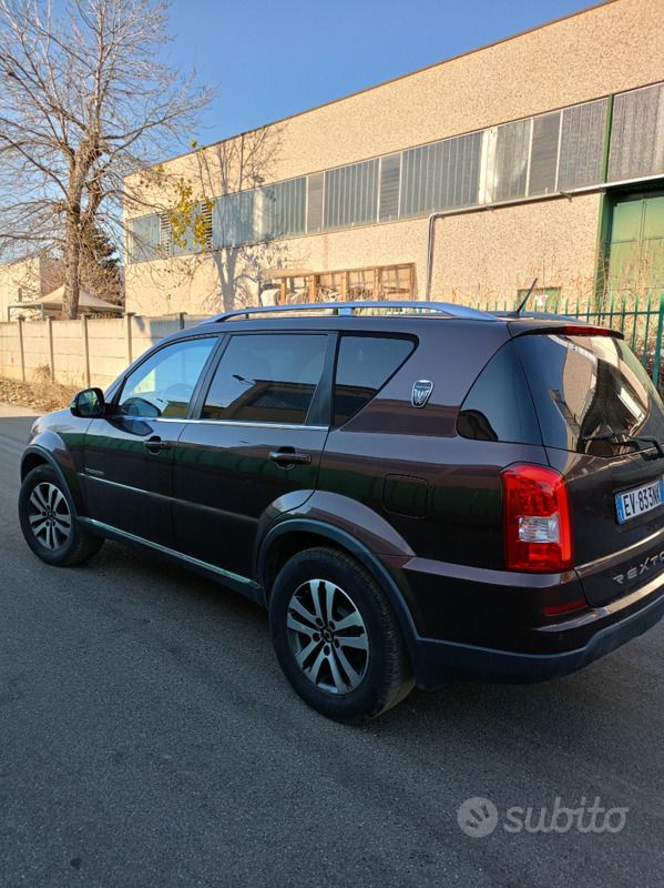 Usata SsangYong Rexton 155 CV (114 kW) 2014 Marrone SUV