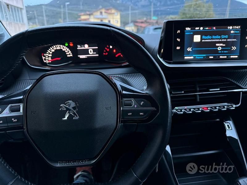 Usata Peugeot 208 Active 101 CV (74 kW) 2020 Bianco Utilitaria