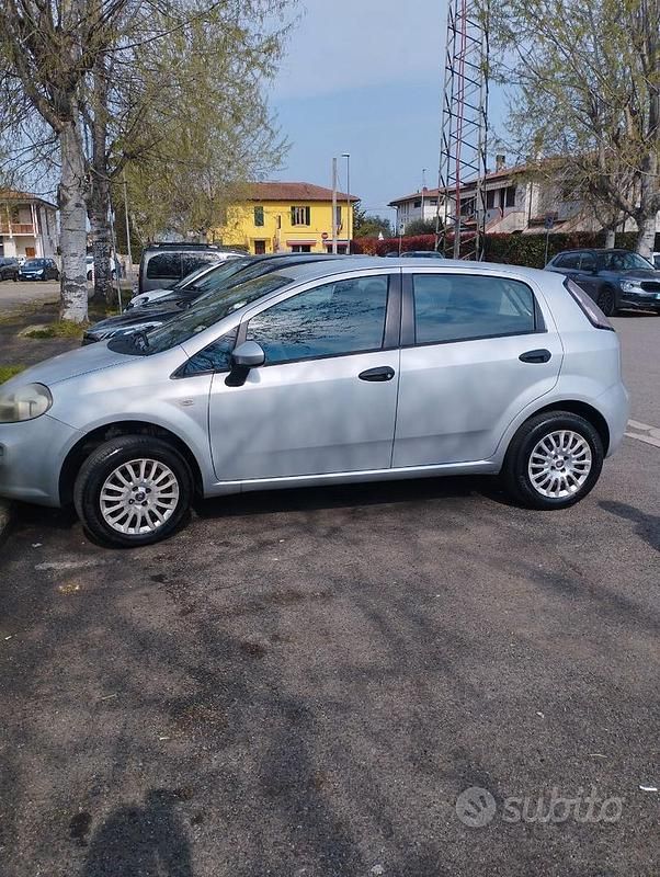 Usata Fiat Punto 77 CV (56 kW) 2012 Utilitaria