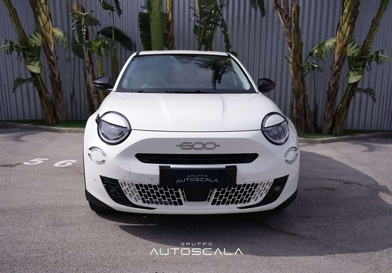 Usata Fiat 600 La Prima 101 CV (74 kW) 2024 Bianco gelato SUV