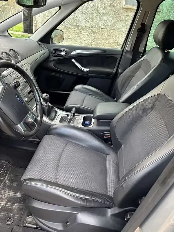 Usata Ford S-MAX Titanium 140 CV (102 kW) 2007 Monovolume
