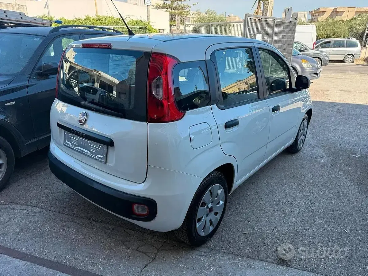 Usata Fiat Panda Easy 69 CV (50 kW) 2017 Bianco Utilitaria