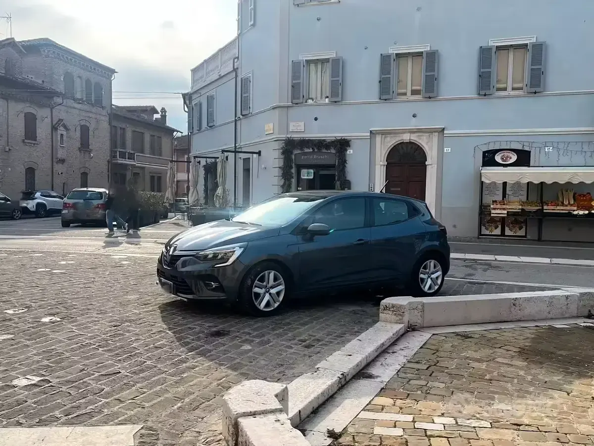 Usata Renault Clio V 48 CV (35 kW) 2022 Berlina
