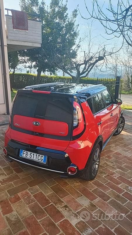 Usata Kia Soul 136 CV (100 kW) 2015 Rosso SUV