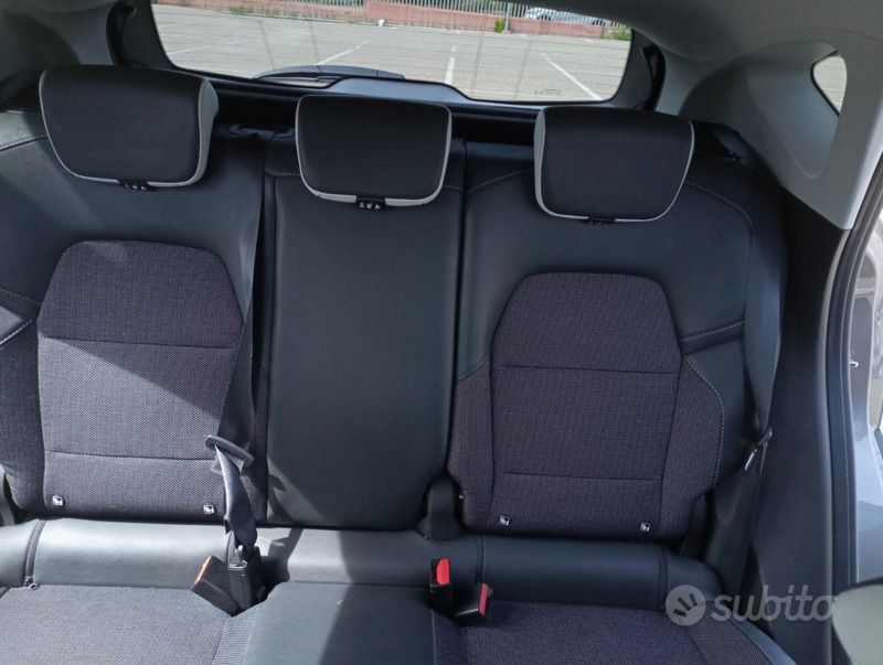 Usata Renault Captur 91 CV (66 kW) 2022 Grigio SUV