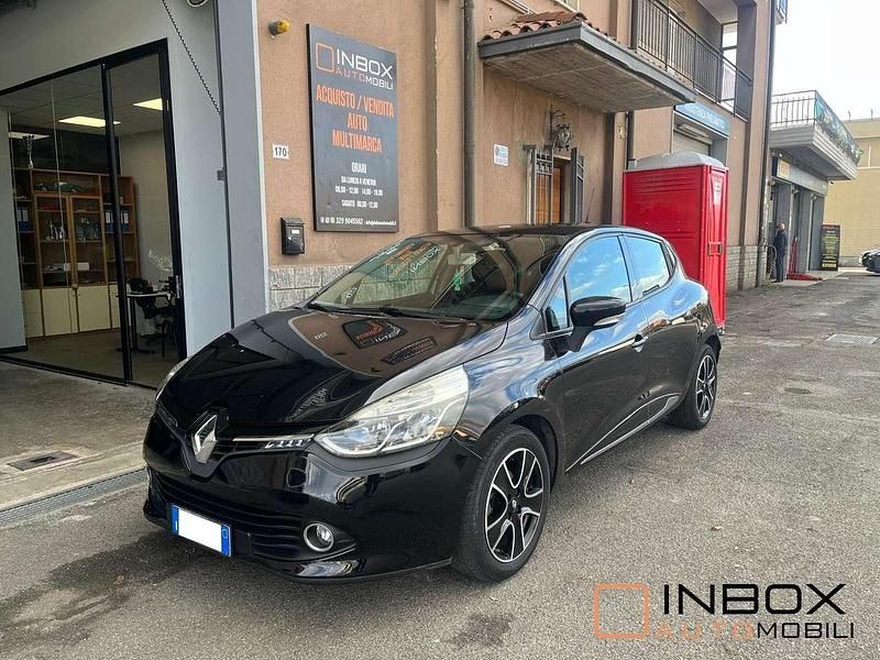 Nero Usata 2013 Renault Clio IV Tre volumi | 6450 € (Buon prezzo) - Immagine 1/4