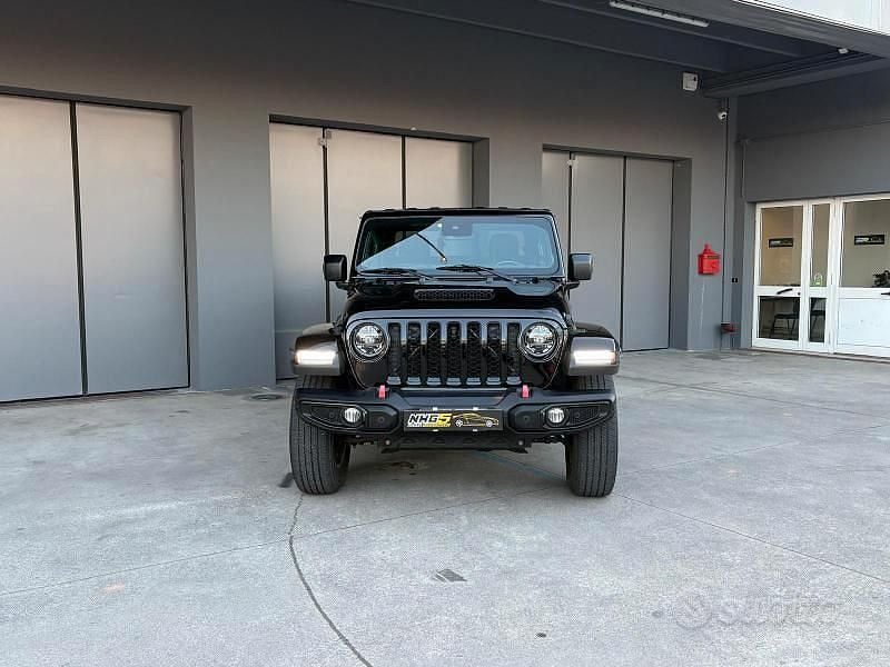 Usata Jeep Gladiator Overland 264 CV (194 kW) 2021 Nero Pick-up