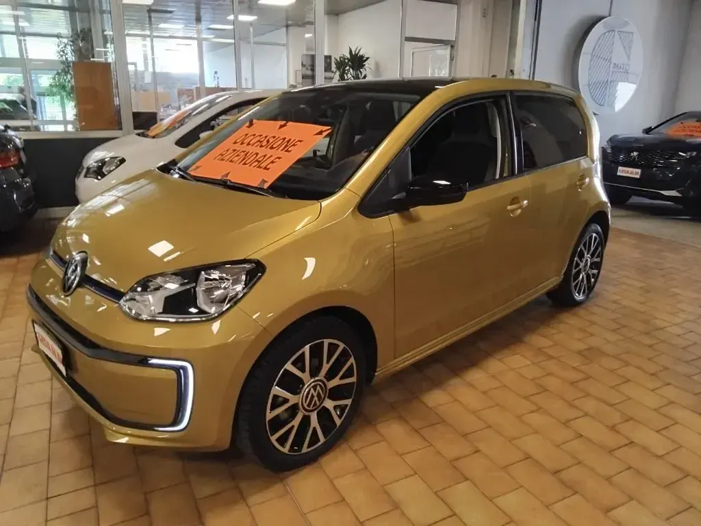 Usata VW e-up! 61 kW (83 CV) 2020 Honey yellow/tetto nero / metallizzato Utilitaria