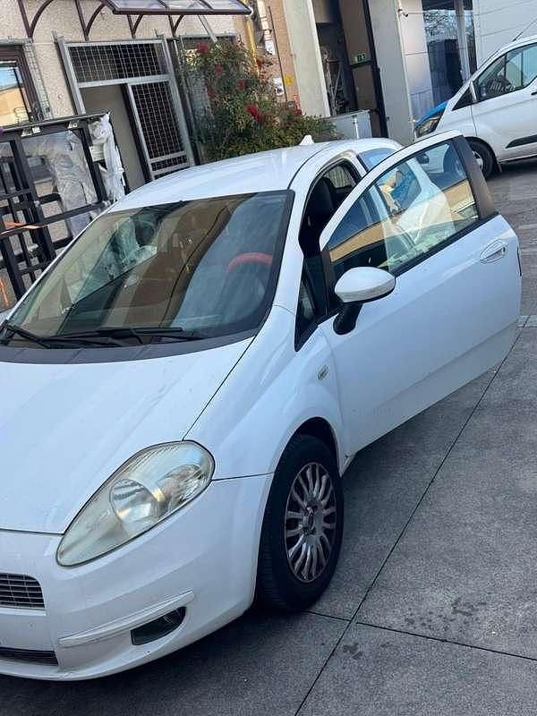 Usata Fiat Punto Emotion 95 CV (69 kW) 2006 Utilitaria
