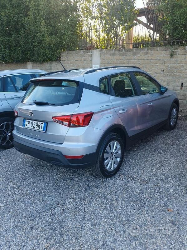 Usata Seat Arona Style Plus 110 CV (80 kW) 2023 Argento SUV