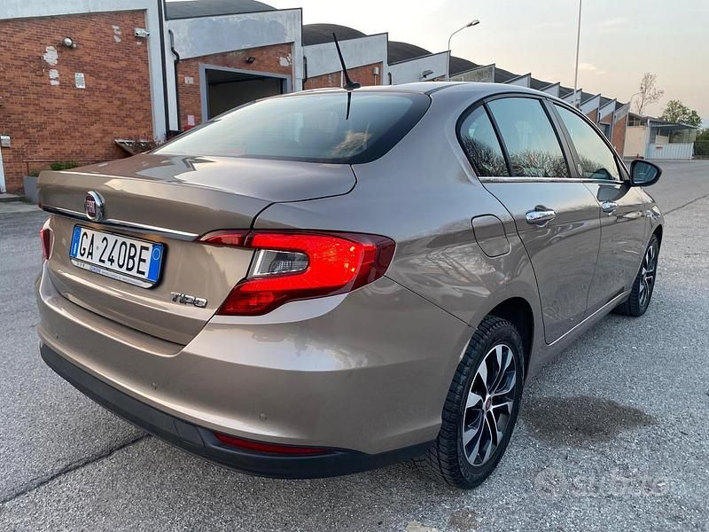 Usata Fiat Tipo Lounge 95 CV (69 kW) 2020 Grigio Berlina