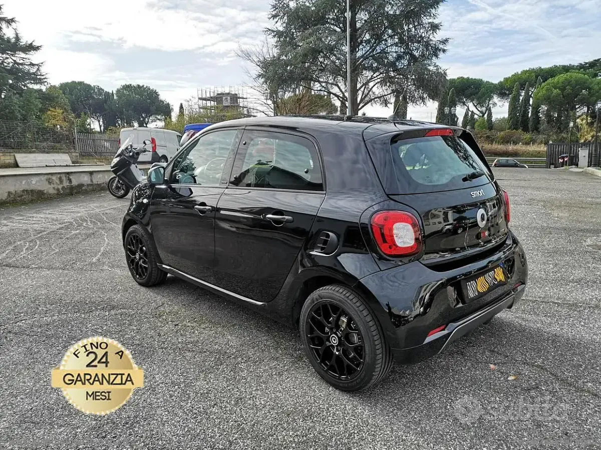 Usata Smart ForFour Passion 90 CV (66 kW) 2019 Nero Utilitaria
