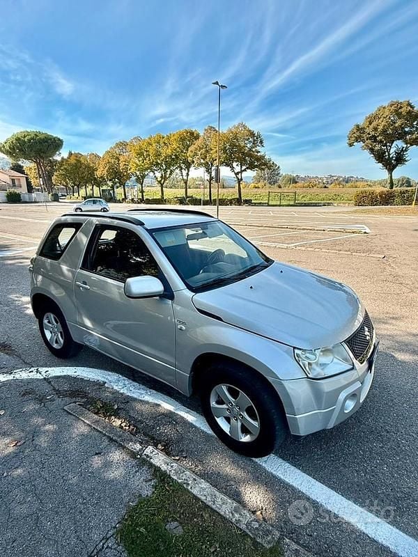 Usata Suzuki Grand Vitara 129 CV (94 kW) 2008 Grigio SUV