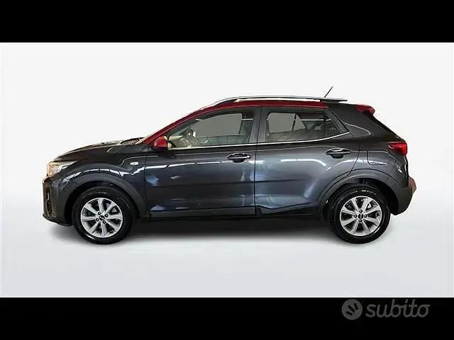 Usata Kia Stonic Style 101 CV (74 kW) 2018 Grigio SUV
