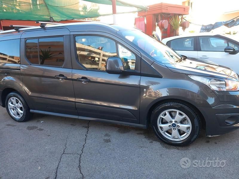 Usata Ford Tourneo Connect 116 CV (85 kW) 2015 Grigio Monovolume