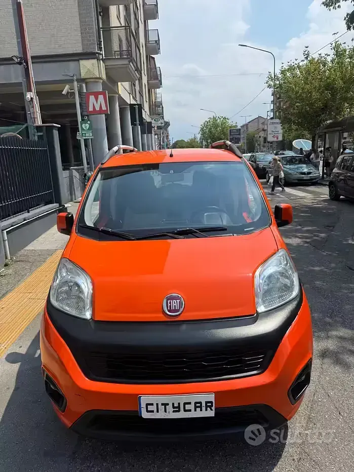 Usata Fiat Qubo Lounge 77 CV (56 kW) 2017 Arancione Monovolume