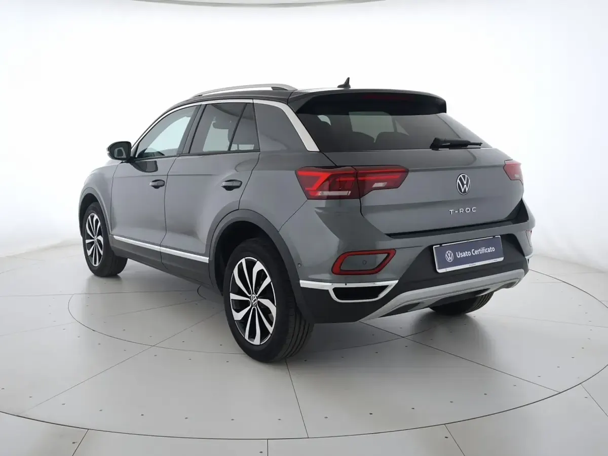 Usata VW T-Roc Style 150 CV (110 kW) 2024 Indium grey metallizzato nero SUV