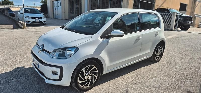 Usata VW up! Move 68 CV (50 kW) 2019 Bianco Utilitaria
