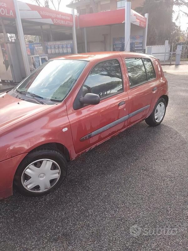 Usata Renault Clio II 2005 Rosso Utilitaria