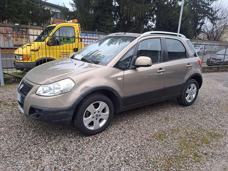 Usata Fiat Sedici 120 CV (88 kW) 2008 Bronzo SUV