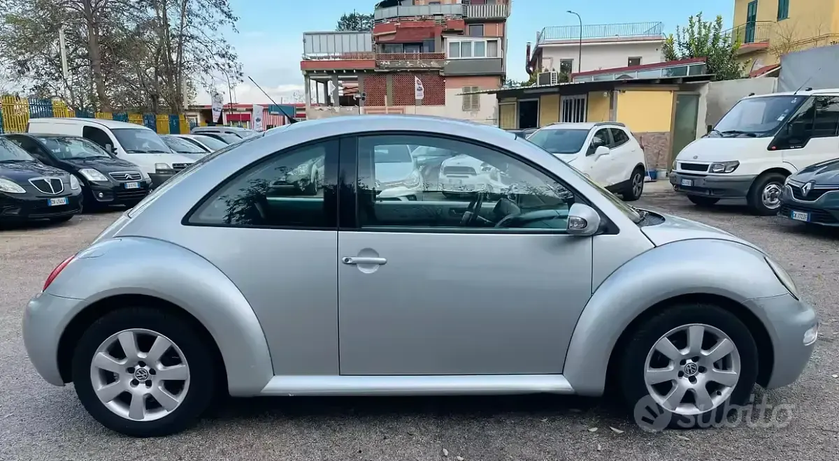 Usata VW New Beetle 105 CV (77 kW) 2006 Grigio Utilitaria