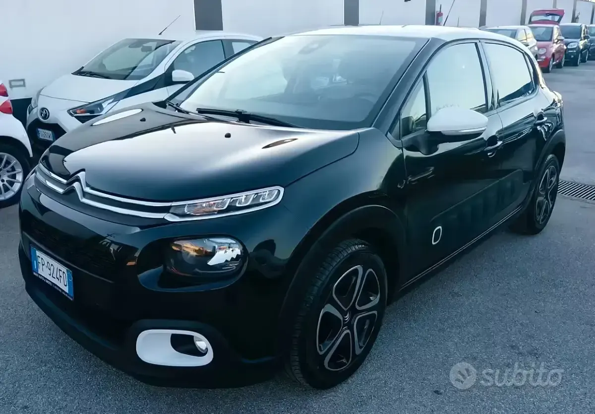 Używany Citroën C3 Shine 82 KM (60 kW) 2018 Czarny Hatchback