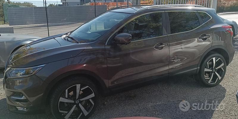 Usata Nissan Qashqai Tekna 131 CV (96 kW) 2018 Grigio SUV
