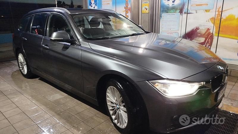 Usata BMW 318 150 CV (110 kW) 2015 Grigio Station wagon