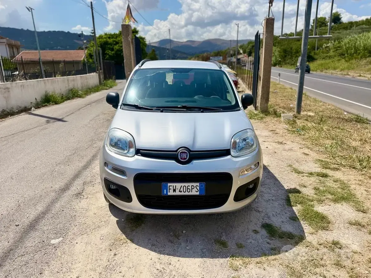 Usata Fiat Panda Connect 69 CV (50 kW) 2019 Grigio Utilitaria