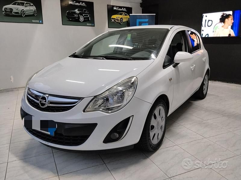Usata Opel Corsa 86 CV (63 kW) 2011 Bianco Utilitaria