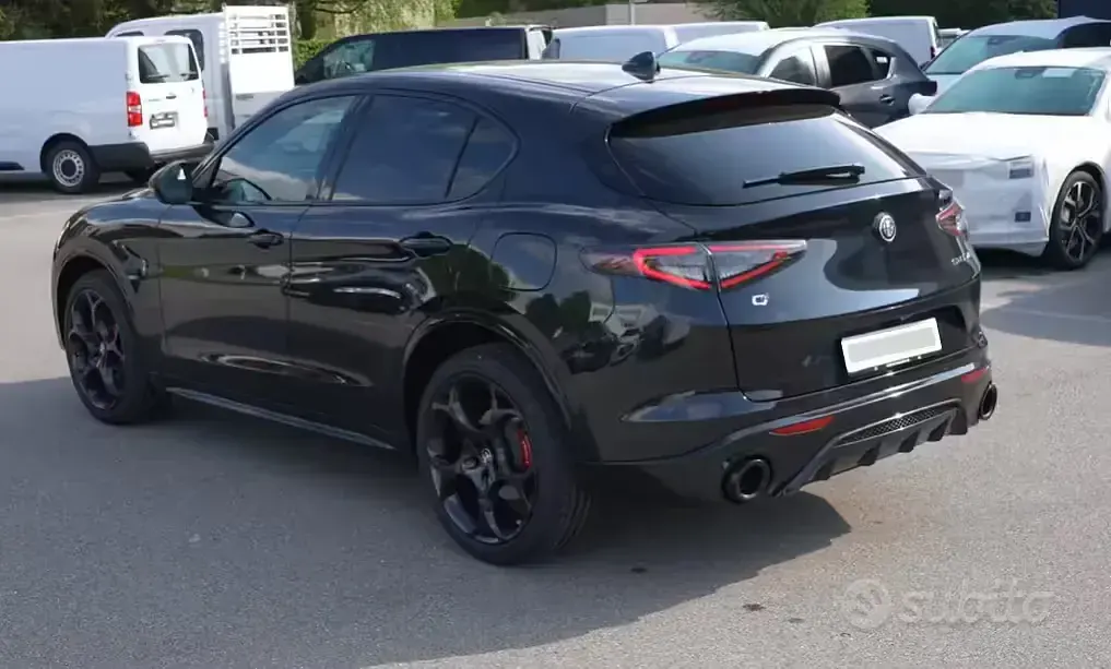 Usata Alfa Romeo Stelvio Competizione 209 CV (153 kW) 2024 Nero SUV
