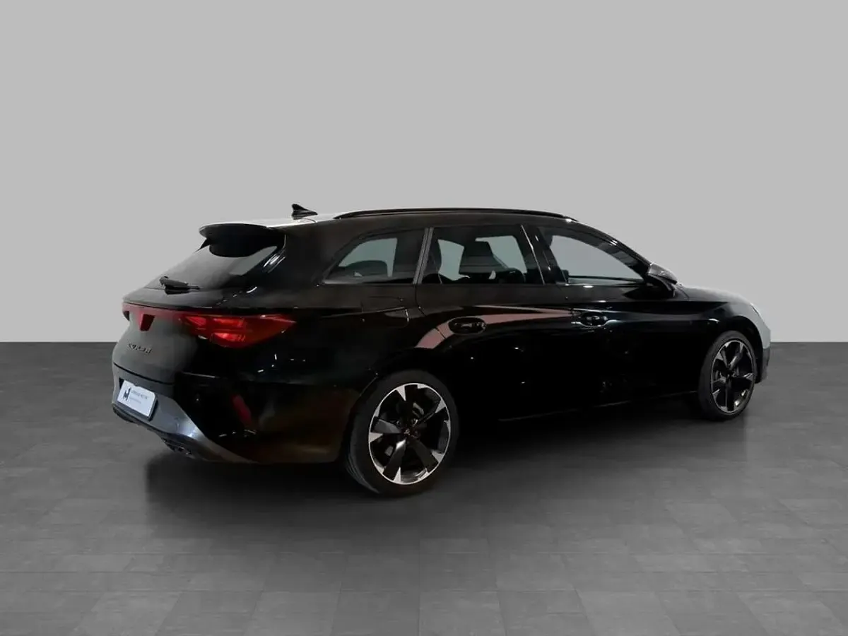 Usata Cupra Leon 150 CV (110 kW) 2025 Nero midnight Station wagon