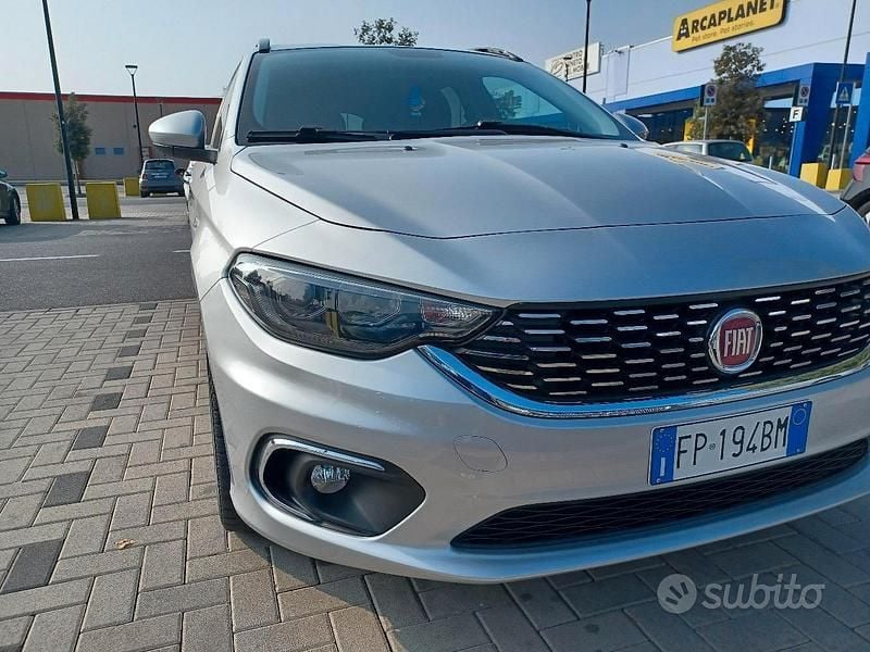 Usata Fiat Tipo 120 CV (88 kW) 2018 Grigio Station wagon