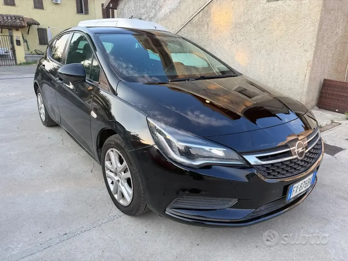 Usata Opel Astra Innovation 150 CV (110 kW) 2019 Nero Berlina