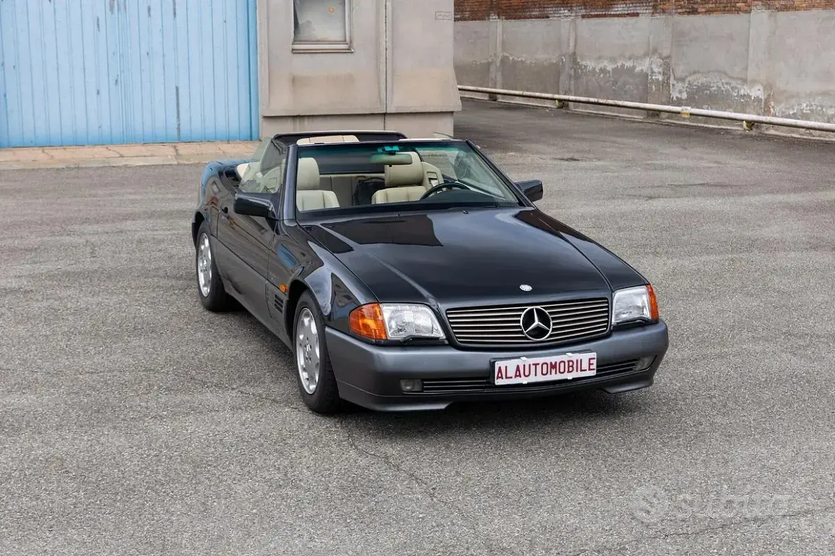 Usata Mercedes SL300 231 CV (169 kW) 1991 Nero Cabrio
