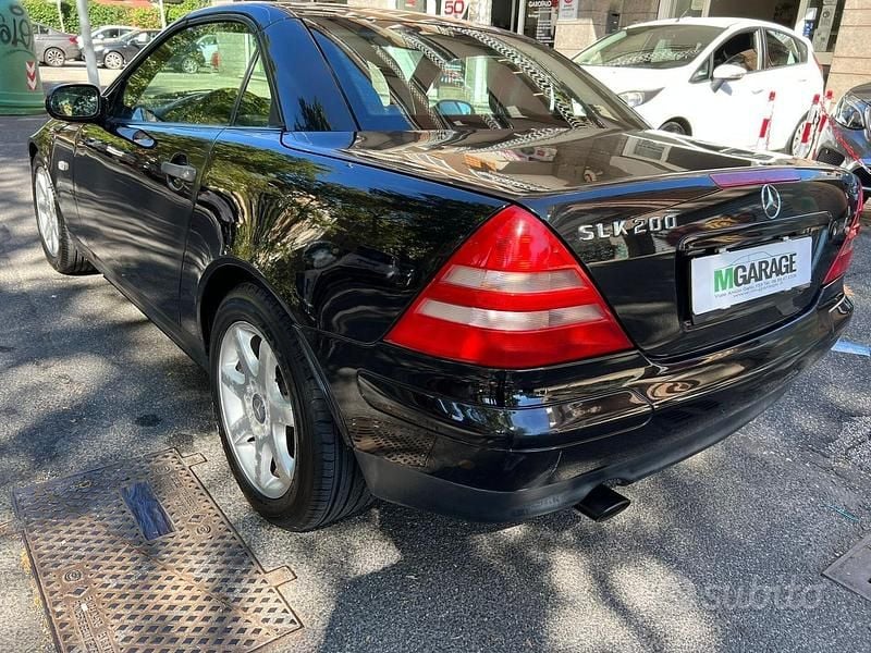 Usata Mercedes SLK200 135 CV (99 kW) 1999 Nero Cabrio
