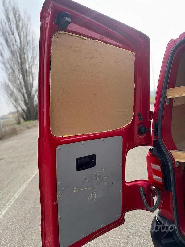 Usata VW Transporter 150 CV (110 kW) 2018 Rosso Furgone